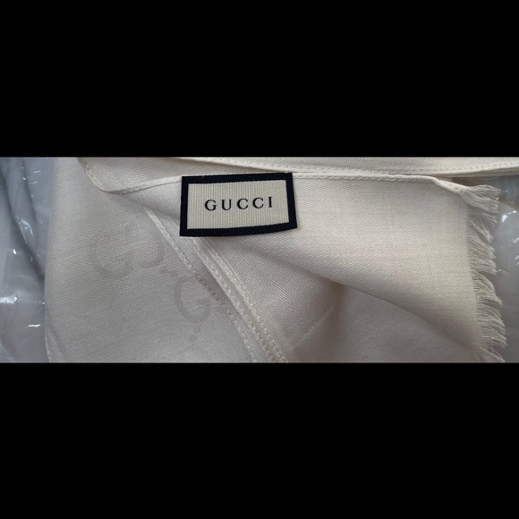 GUCCI GG LOGO WOOL AND SILK SCARF - Picture 8 of 16